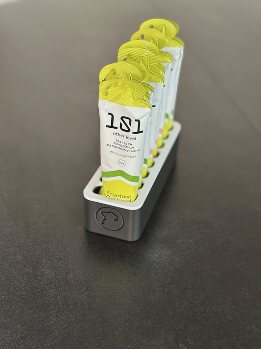 Norello Fuel Rack Produktvideo: langsamer Kamera-Push-in auf den Gel-Organizer mit 8 Energy-Gels